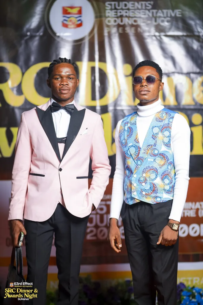 Award-night guests in formal wear